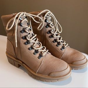 MIA combat boots, tan/light brown color, size 7.5